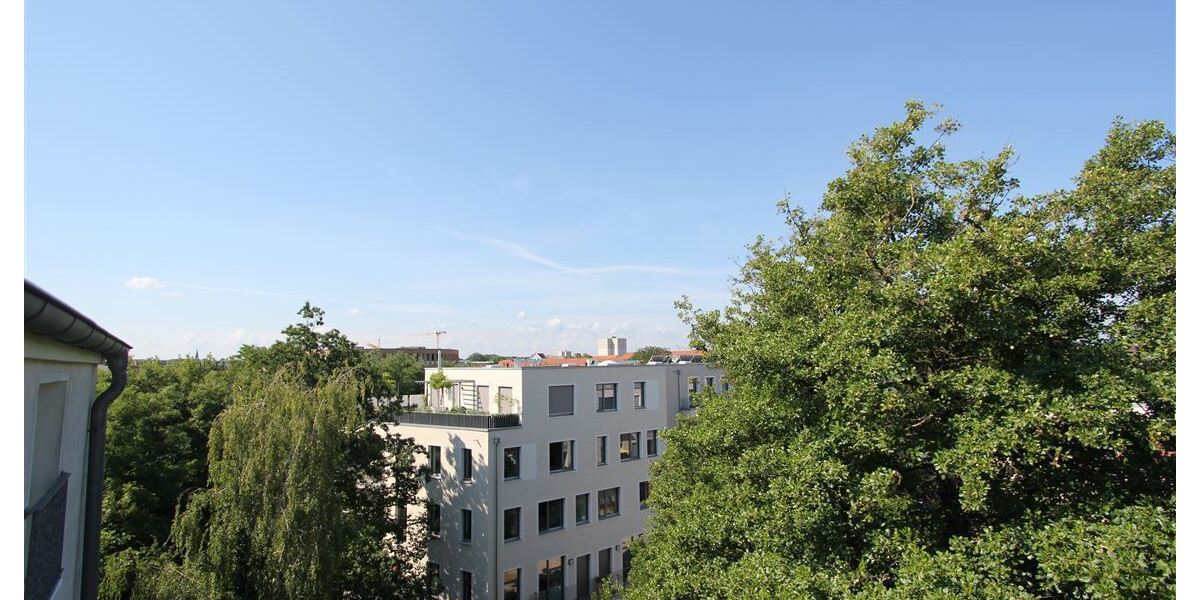 Charmant möblierte Dachgeschosswohnung mit Altbauflair, Blick ins Grüne und attraktiver Rendite in Potsdam-Charlottenhof - Dachgeschoßwohnung Potsdam Potsdam West | Angebot:26933221