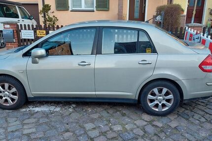 Nissan Tiida 122.387 km 3.000 &euro; Berlin 12524
