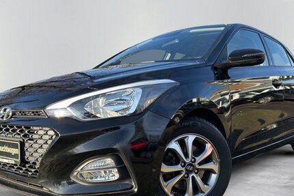 Hyundai i20 73.939 km 10.990 &euro; Berlin 12247