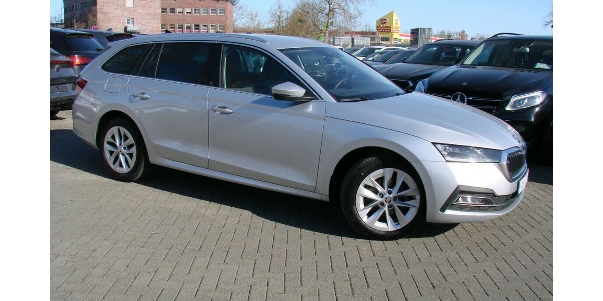 Skoda Octavia 2.0TDI Style ACC Columbus HeadUp AHK 48.103 km 26.980 &euro; Falkensee 14612