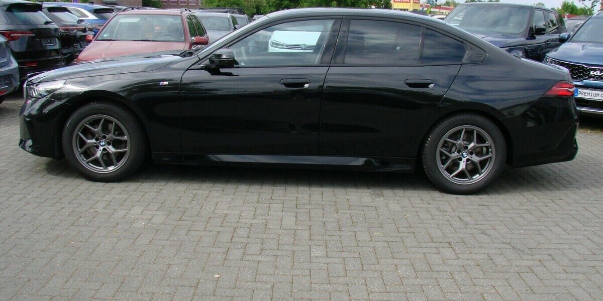 BMW 520 M-Sport Shadow Line ACC H&K SHZ AHK 360º 22.012 km 46.980 &euro; Falkensee 14612