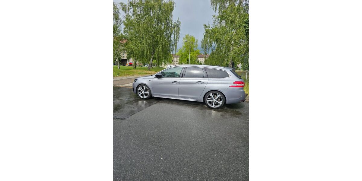 Peugeot 308 122.200 km 10.200 &euro; Berlin 13439