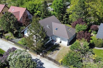 Viel Platz zum Leben - Haus mit Einliegerwohnung oder BüroPraxis im Schäferfeld Potsdam 8 zimmer