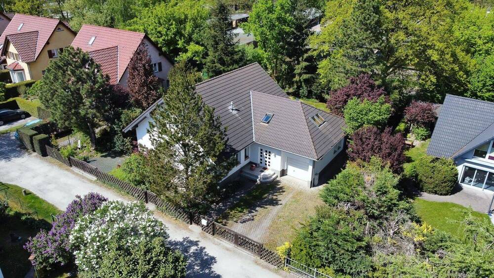 Viel Platz zum Leben - Haus mit Einliegerwohnung oder BüroPraxis im Schäferfeld Potsdam 8 zimmer