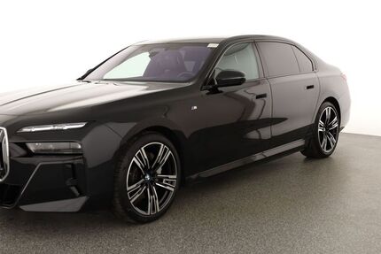 BMW i7 25.506 km 89.880 &euro; Berlin 12103