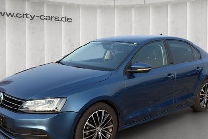 VW Jetta 96.000 km 12.990 € Brandenburg 14772