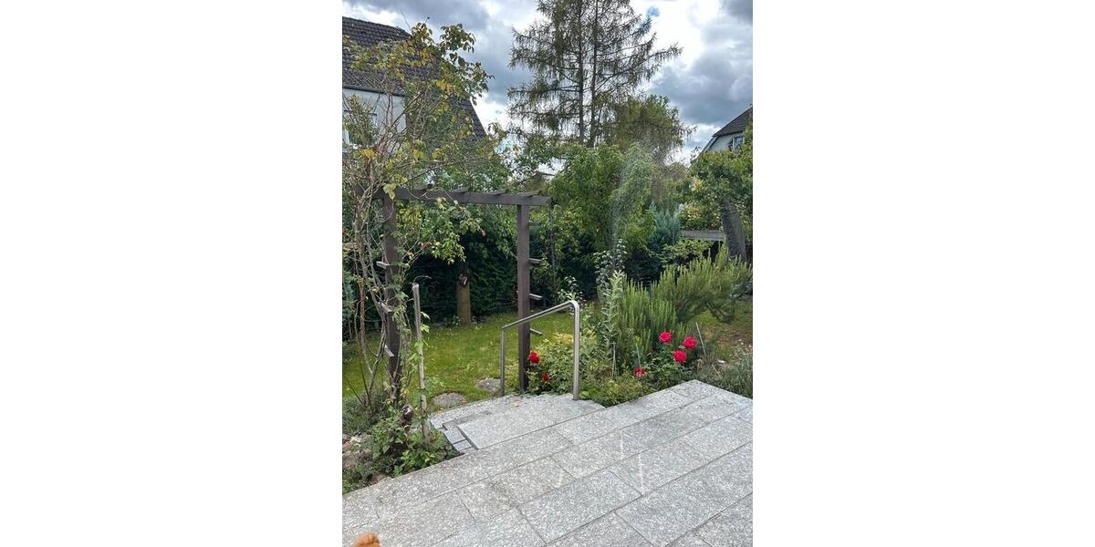 Doppelhaushälfte Berlin Reinickendorf - 6 Zimmer, 160 m&sup2;, 2.200&euro; | Angebot:27635607