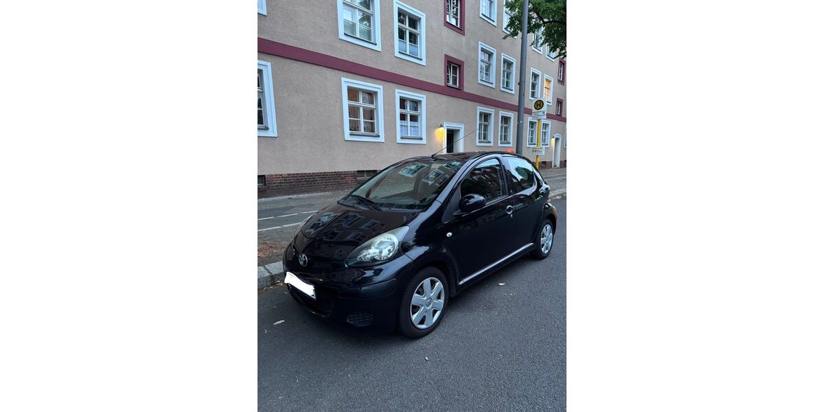 Toyota Aygo (X) 92.500 km 2.800 &euro; Berlin 10178
