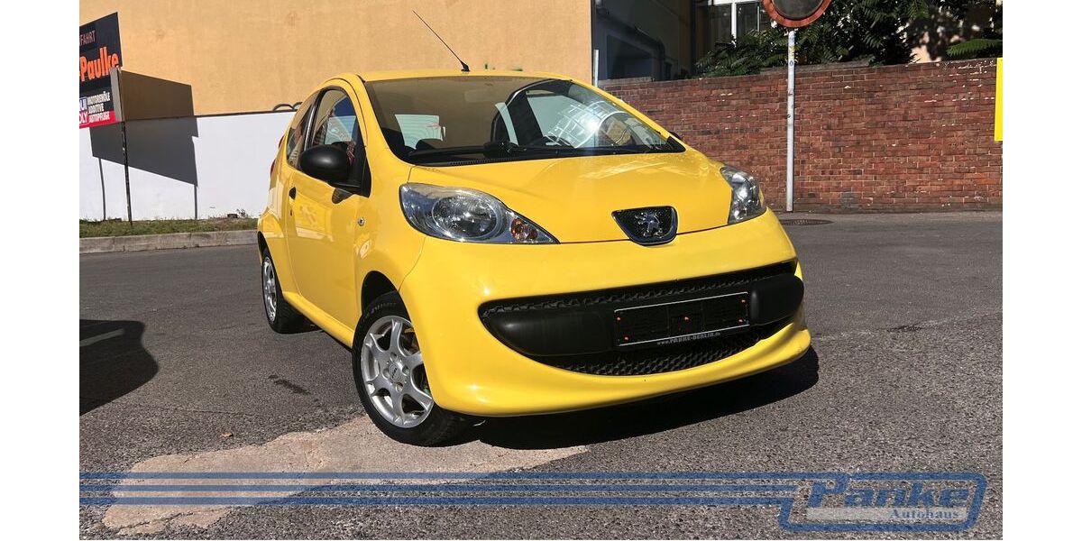Peugeot 107 180.827 km 1.490 &euro; Berlin - Pankow 13187