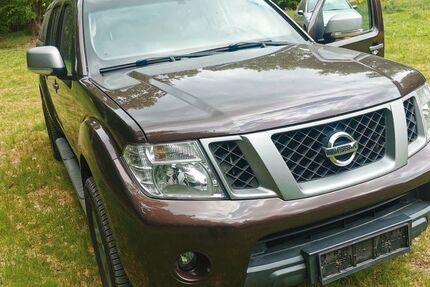 Nissan Navara 254.500 km 6.000 &euro; Berlin 10827