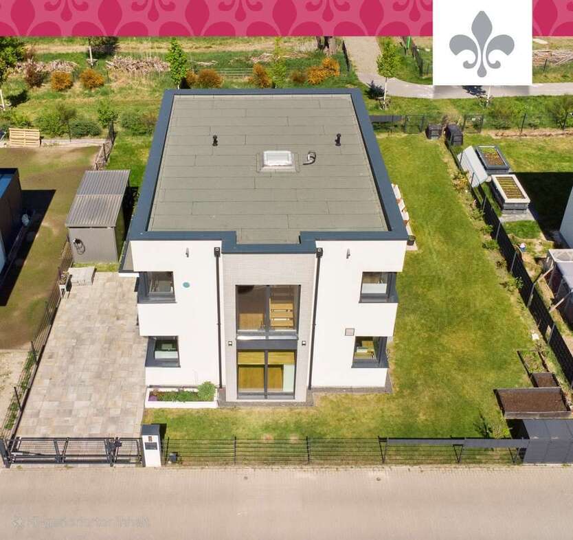 Haus zum Kaufen in Ludwigsfelde 1.100.000 € 182 m²