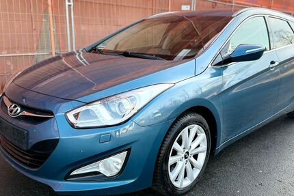 Hyundai i40 127.000 km 7.499 &euro; Berlin 12057