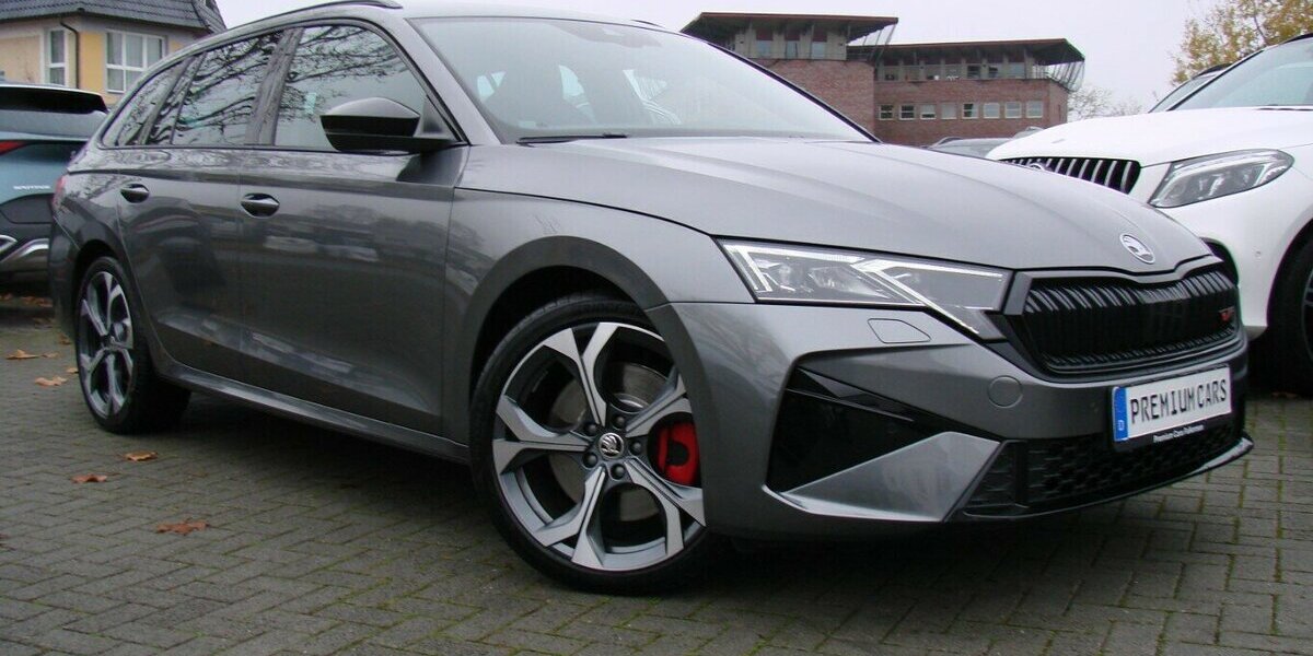 Skoda Octavia RS 2.0TSi AHK ACC LED Kamera 4.466 km 36.980 &euro; Falkensee 14612