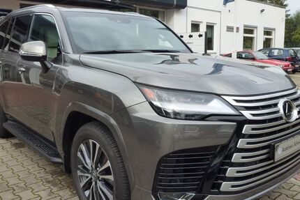 Lexus LX 500 30.110 km 124.950 &euro; Hennigsdorf bei Berlin 16761