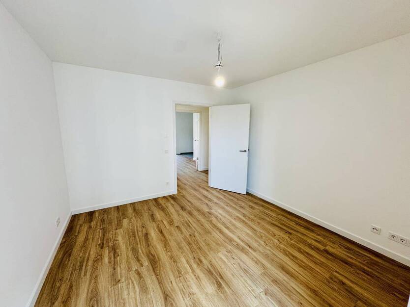 Geräumige Wohnung nahe Barbarossaplatz! *2x Balkone EBK Aufzug*