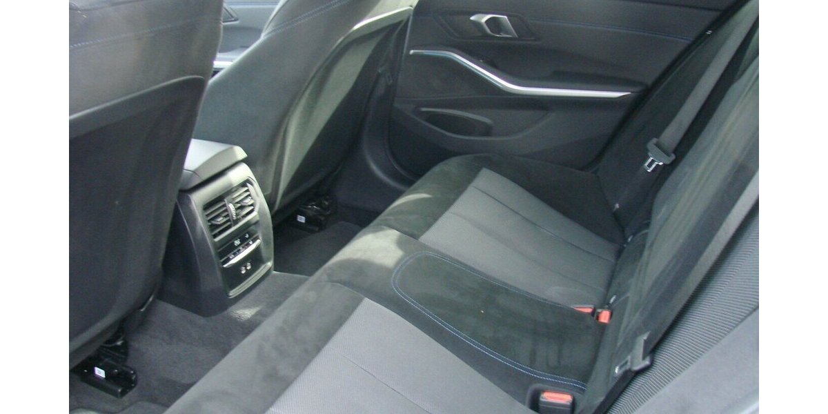 BMW 320 M-Sport xDrive ShadowLine 360º AHK LED HiFi 15.432 km 42.980 &euro; Falkensee 14612