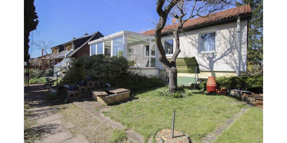 Familienfreundliches, bezugsfreies Einfamilienhaus mit großem Garten und beheiztem Wintergarten 4 zimmer