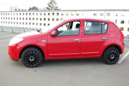 Dacia Sandero 70.900 km 2.699 &euro; Berlin 13435