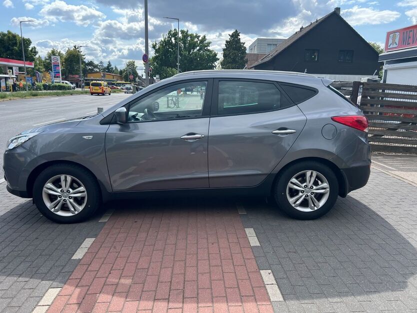 Hyundai ix35 180.000 km 9.450 € Berlin 12349
