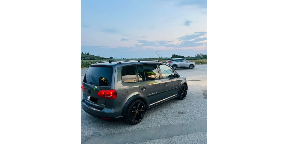 VW Touran 180.000 km 11.899 &euro; Berlin 12435