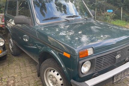 Lada Niva 79.000 km 6.885 &euro; Trebbin 14959