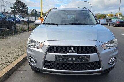 Mitsubishi Outlander 219.361 km 4.999 € Berlin 13597