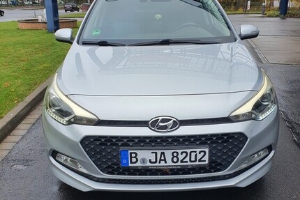 Hyundai i20 78.465 km 8.500 € Berlin 10178