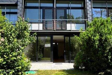 ca. 67 m² Garten inkl. Terrasse, Gemeinschafts-Sauna, -Schwimmbad und Garage 4 zimmer