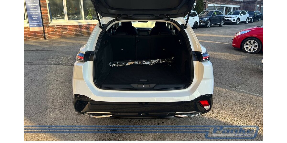 Peugeot 308 Allure EAT8*NAV*Carplay*LED*360°*Cockpit* 150.000 km 16.490 &euro; Berlin 13187