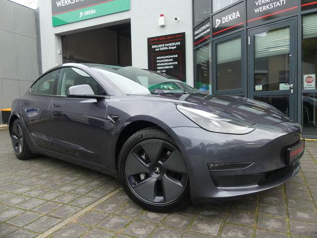 Tesla Model 3 55.515 km 28.800 € Berlin 13156