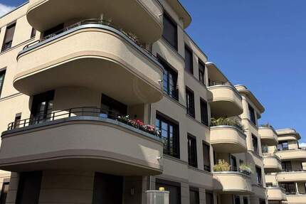 Neubauwohnung mit Dachterrasse, Jacuzzi & Tiefgarage in Bestlage von Potsdam 3 zimmer