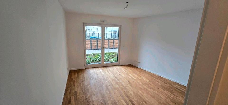 Erdgeschoßwohnung Berlin Mitte - 3 Zimmer, 93 m&sup2;, 2.075&euro; | Angebot:26347783