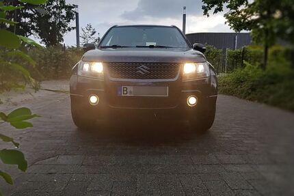Suzuki Grand Vitara 175.000 km 11.800 € Berlin 13187