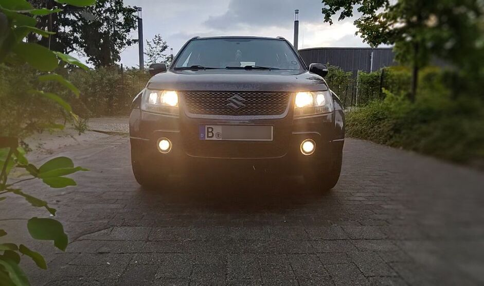 Suzuki Grand Vitara 175.000 km 11.800 € Berlin 13187