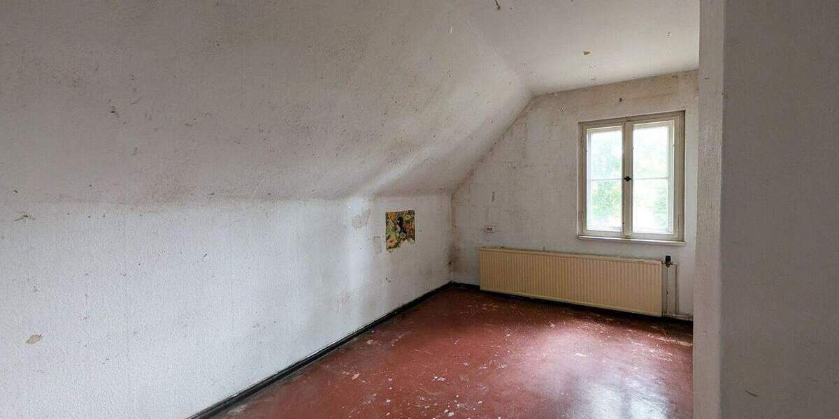 Sanierungsobjekt - 6-Zimmer-Doppelhaushälfte in Bornim 6 zimmer