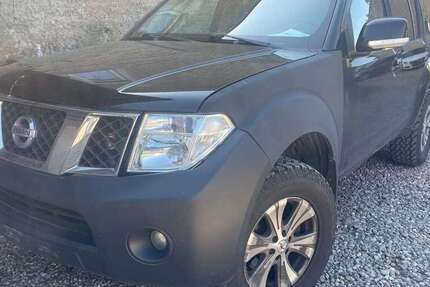 Nissan Pathfinder 185.000 km 5.950 &euro; Berlin 10245