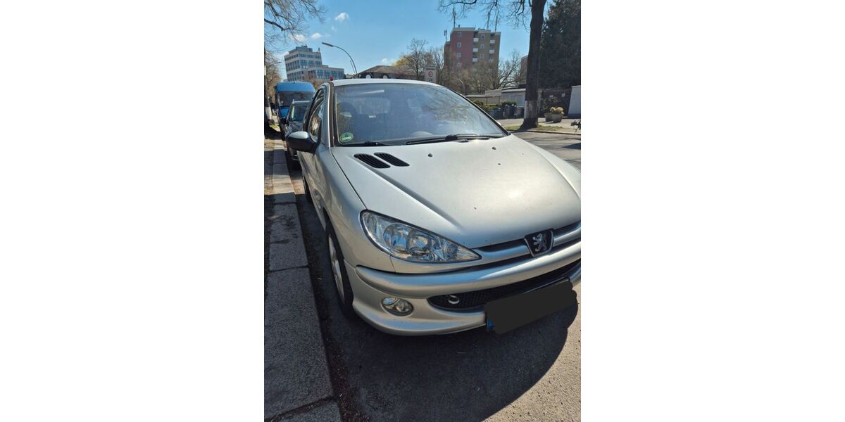 Peugeot 206 142.800 km 1.199 &euro; Berlin 10713