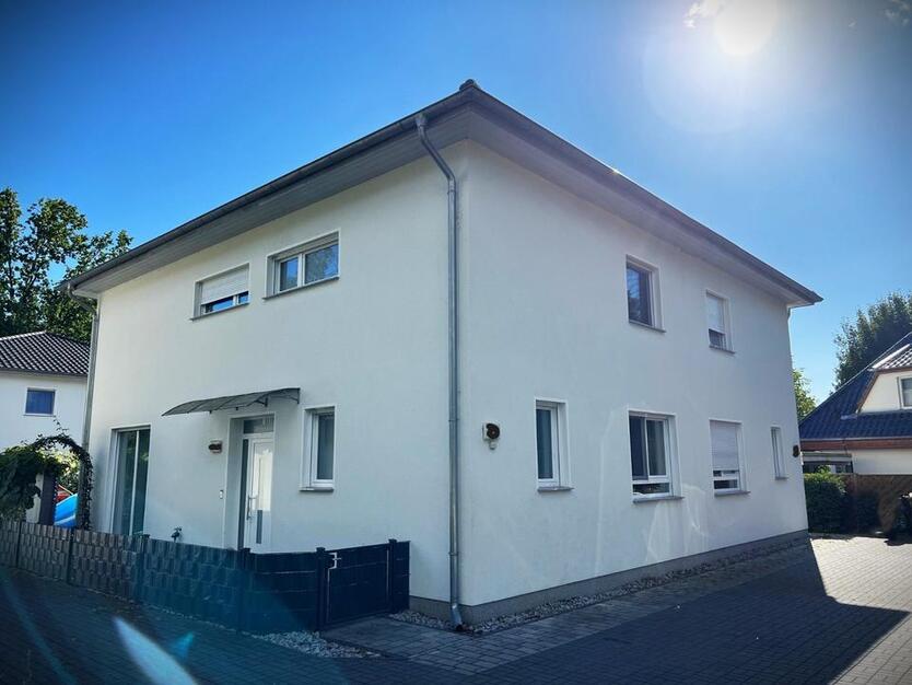 Exklusive Stadtvilla in Falkensee-Wohnen & Arbeiten in Seenähe