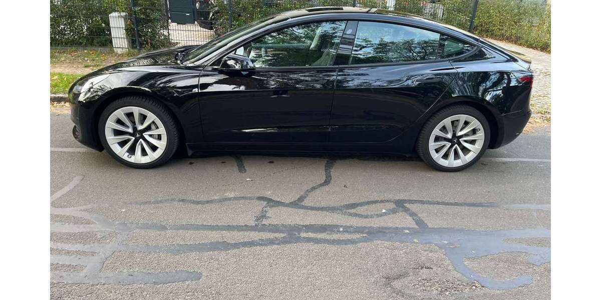 Tesla Model 3 20.000 km 27.500 € Kleinmachnow 14532