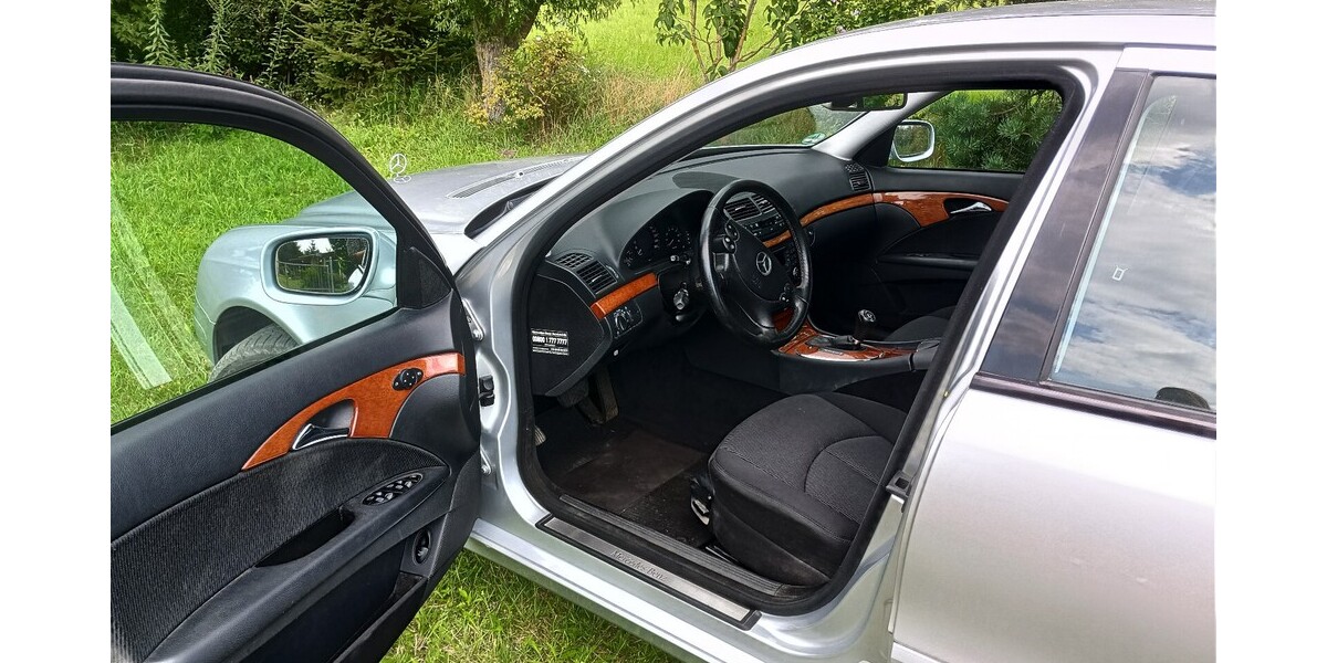 Mercedes-Benz E 200 223.000 km 5.300 € Brieselang 14656