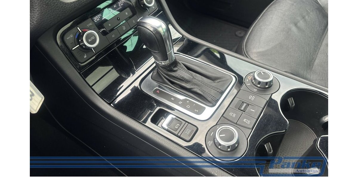 VW Touareg V6 TDI BMT*ALLRad*Standhzg*Pano*Leder* 222.965 km 13.890 &euro; Berlin 13187