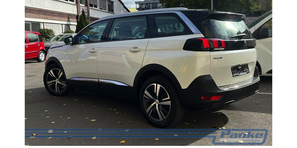 Peugeot 5008 Allure*F+R-Cam*7-Sitz*digital*SHZ*Navi* 157.316 km 14.990 &euro; Berlin 13187