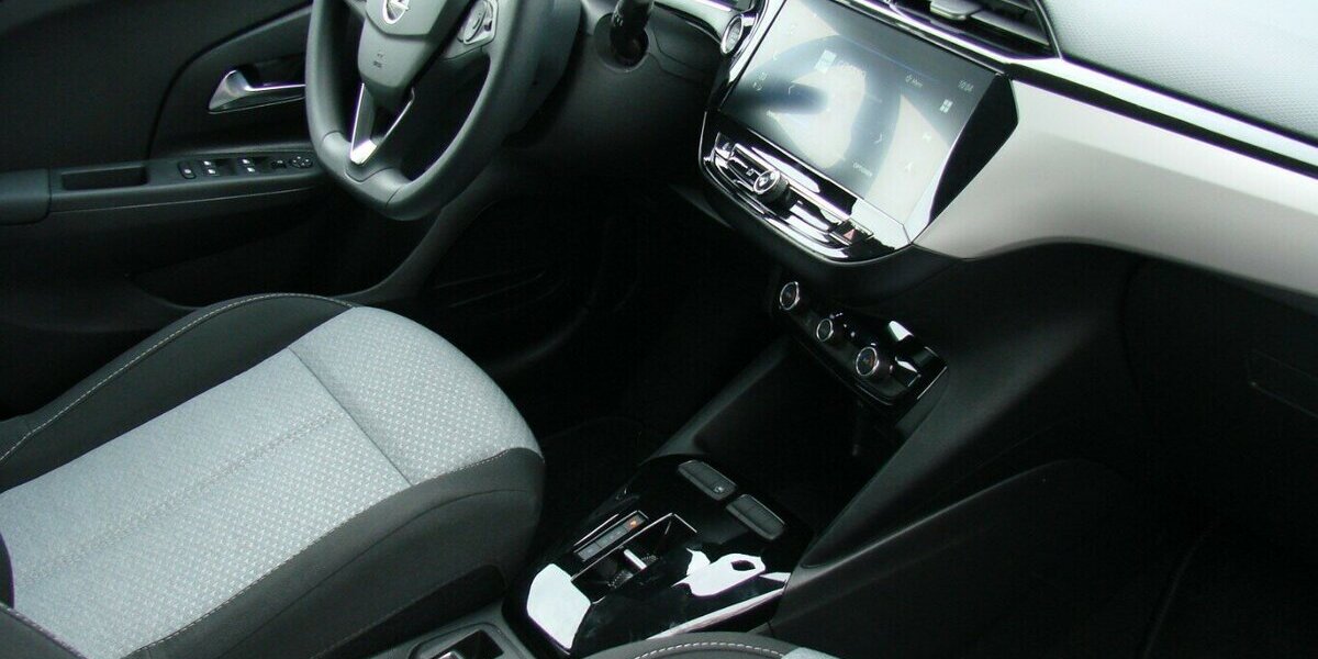 Opel Corsa-e e Edition Long Range Totwinkel Volldigital 1.999 km 24.980 &euro; Falkensee 14612