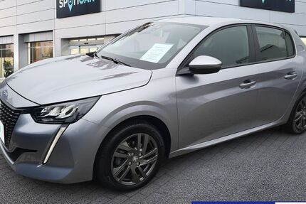 Peugeot 208 27.850 km 12.990 &euro; Berlin 12681