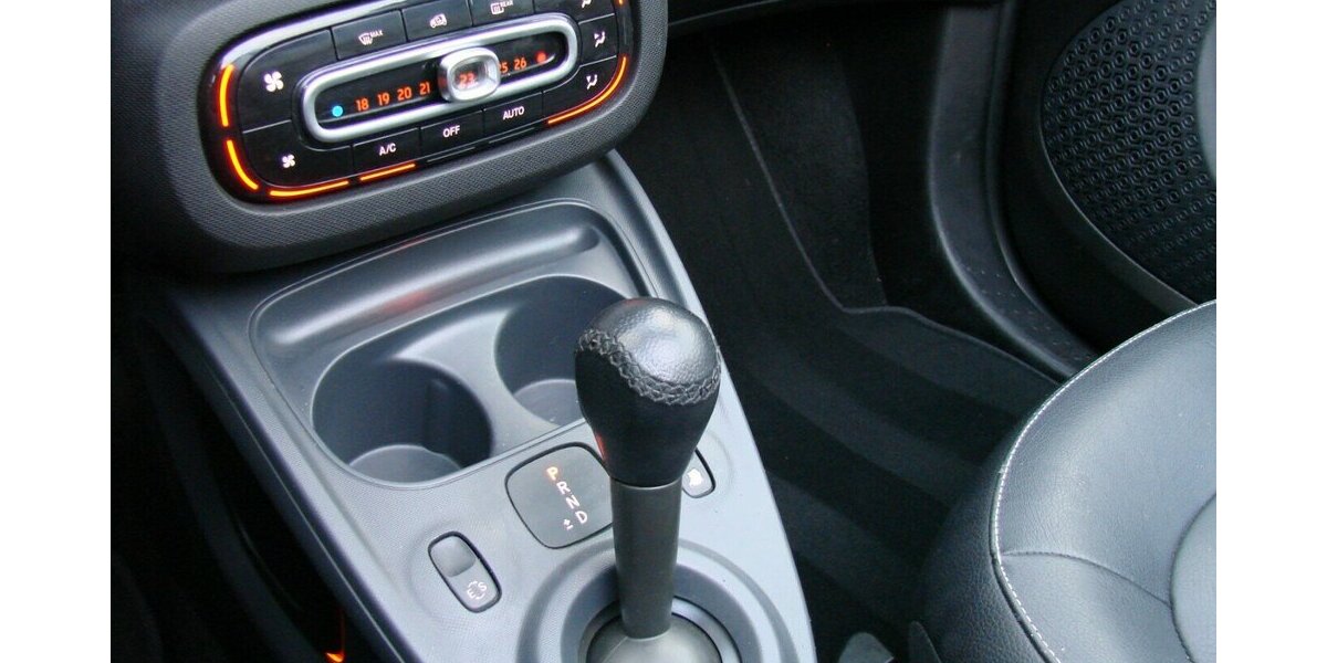 Smart Cabrio Prime LED Leder JBL Spurhalteassistent 93.124 km 13.980 &euro; Falkensee 14612