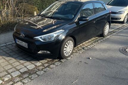 Hyundai i20 100.635 km 7.399 &euro; Teltow 14513