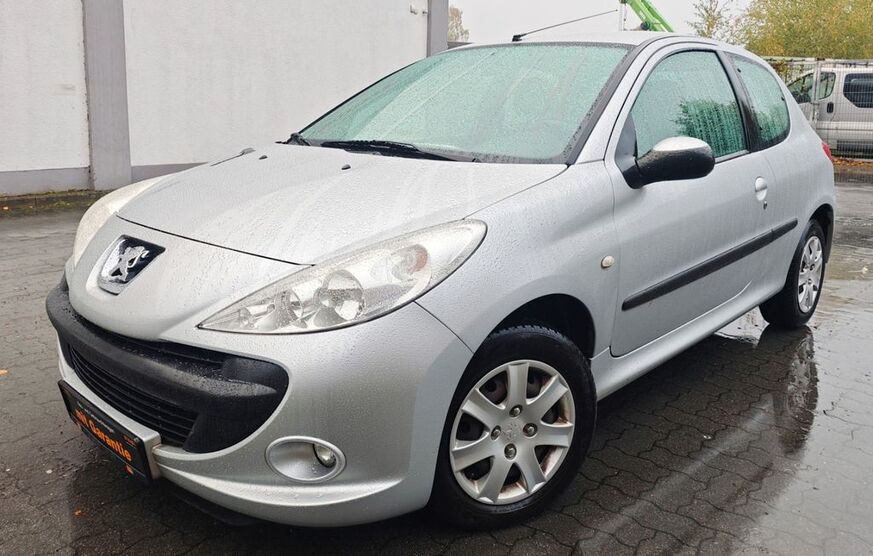 Peugeot 206 84.766 km 3.299 € Berlin 13158
