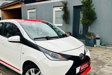 Toyota Aygo (X) 21.890 km 10.990 &euro; Berlin 13088