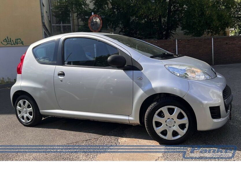 Peugeot 107 1.0 Petit Filou 70* 01/25 letzter Service * 47.106 km 2.990 € Berlin 13187