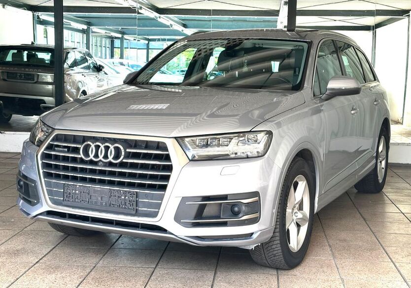 Audi Q7 182.235 km 28.450 € Berlin 10829